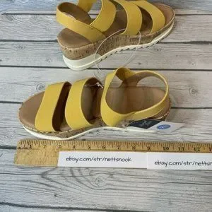 Universal Thread Shoes Universal Thread Sandals Bennie Heels